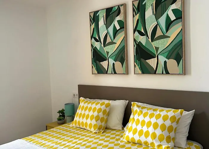 Sunny Corner, Delux Vista Mar And Pool Апартаменты *