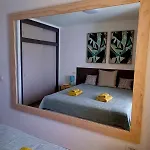 Sunny Corner, Delux Vista Mar And Pool Апартаменты *